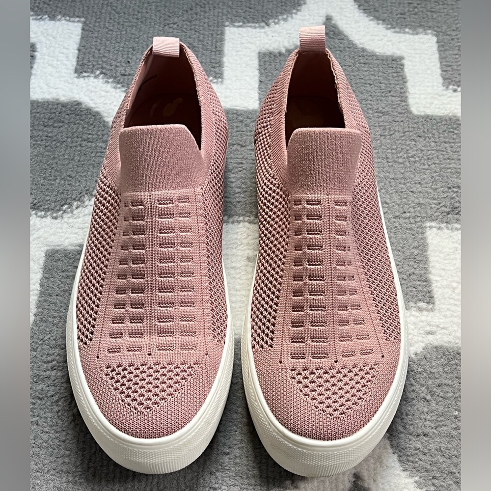 Steve Madden Blush Pink Knit Slip-On Platform Sneakers Size 6.5
